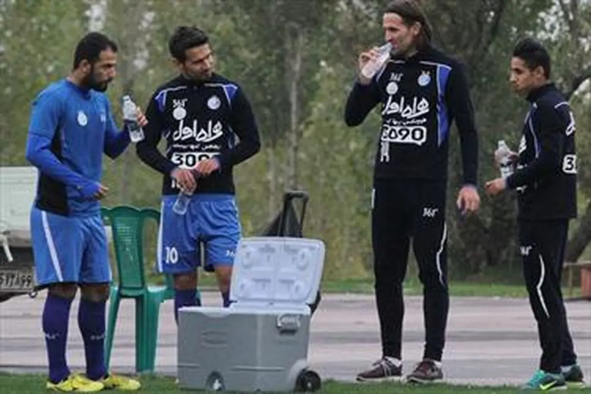 مهاجم استقلال در حسرت گلزنی+عکس