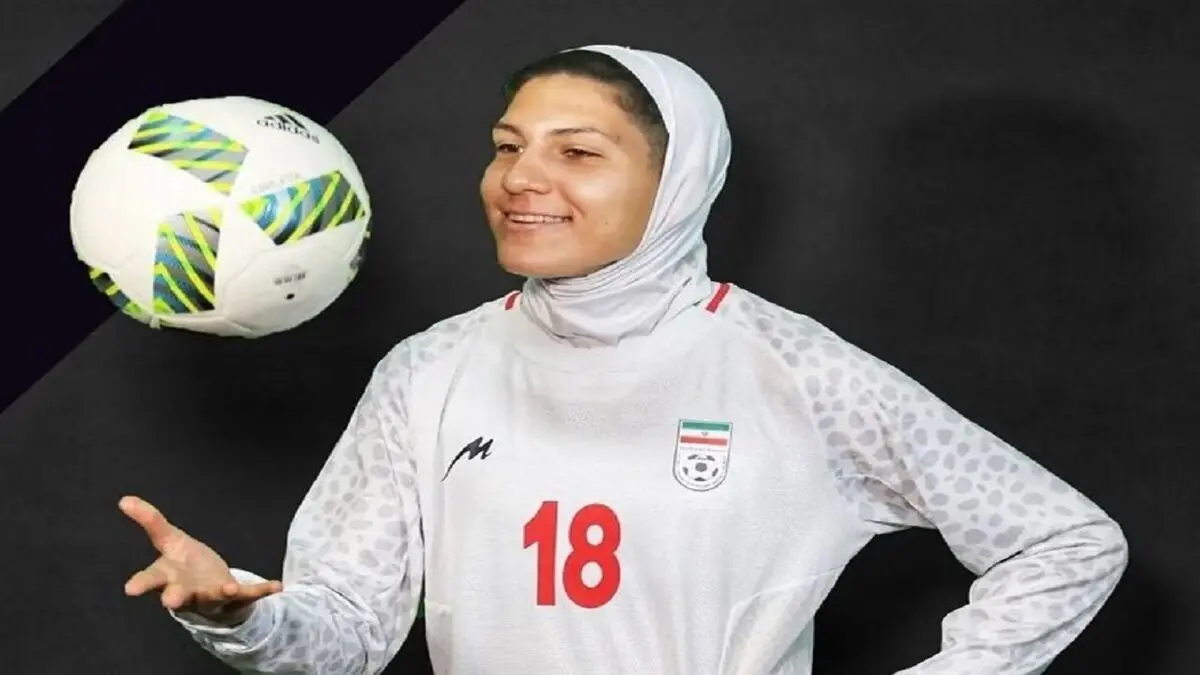حرکت عجیب عادل فردوسی پور در مراسم تشییع ملیکا محمدی+فیلم