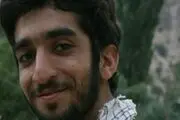 مداحی صادق آهنگران در تشییع شهید حججی/ عکس