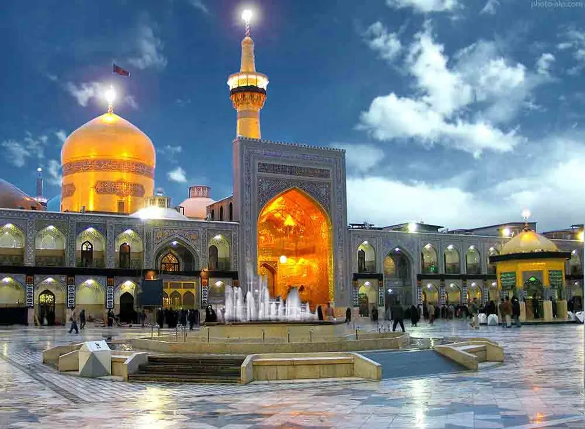 شستوشوی گنبد زرین حرم رضوی/ عکس