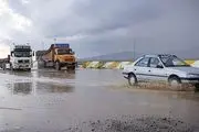 ورود سیلاب به جاده تهران- مشهد