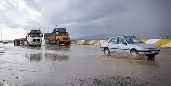 ورود سیلاب به جاده تهران- مشهد