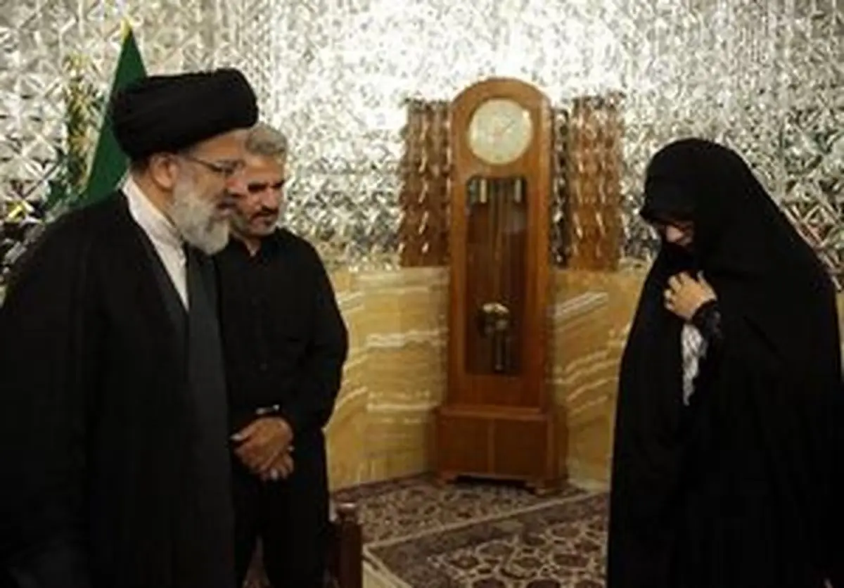 حکم خادمی به پدر و همسر شهید حججی اعطا شد