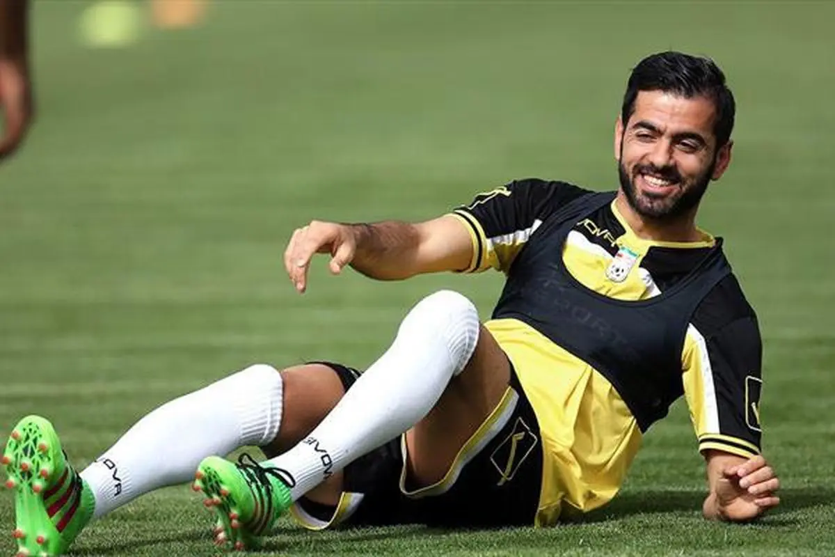 مدافع تیم ملی به استقلال نزدیک شد
