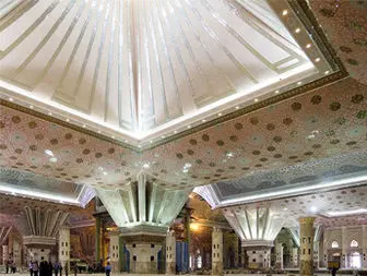 مردم کاخ ساخته شده را به پای امام نگذارند