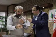خواب عمیق آقای بازیگر در پشت صحنه سریال نوروزی/ عکس