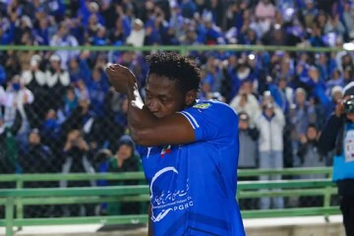  مهاجم جنجالی استقلال قرمزپوش شد
