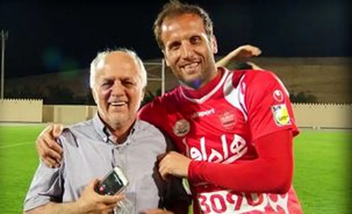 تشویق بنگر توسط هواداران پرسپولیس
