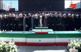 فیلم اقامه نماز بر پیکر رهبرشهید توسط آیت‌الله سبحانی 