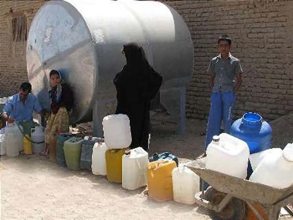 تجمع اهالی روستای ُبندیزه بروجرد مقابل فرمانداری