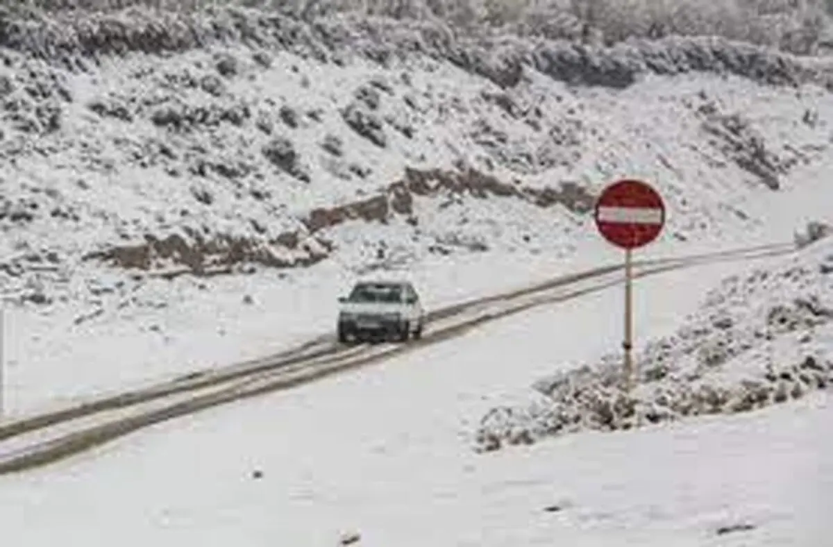 بارش برف و باران در محورهای ۸ استان
