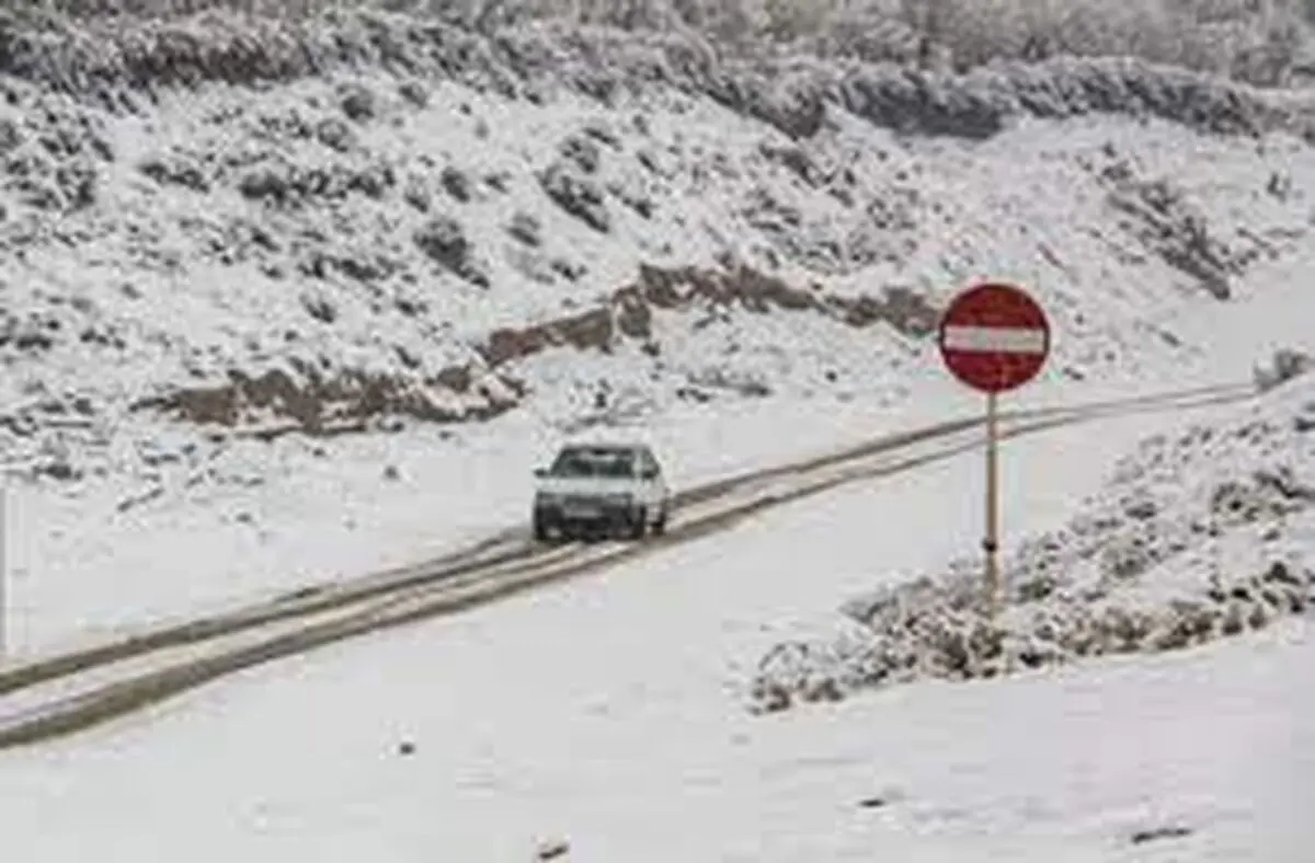 بارش برف و باران در محورهای ۸ استان
