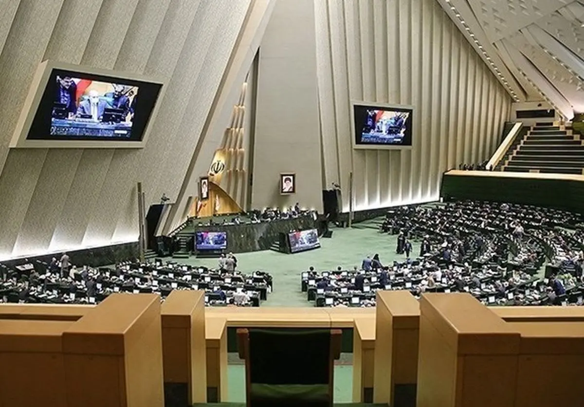 در هفته پایانی مجلس در سال ۱۴۰۲ چه گذشت؟
