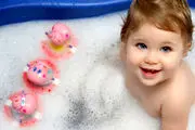 ۷ ترفند برای حمام بردن کودک