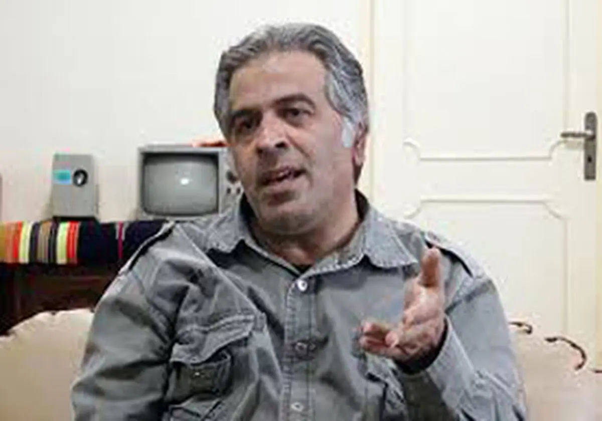 تعلیق ساخت «رادیو مدرسه»