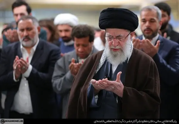 دیدار شاعران و اساتید ادبیات فارسی با رهبر انقلاب/گزارش تصویری