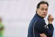 اعتراض نامجو مطلق به باز شدن پنجره نقل و انتقالات پرسپولیس