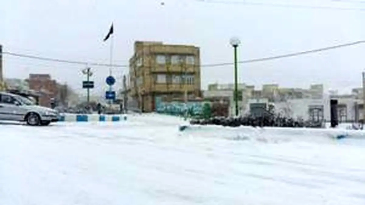 100 روستای ورزقان در محاصره برف و کولاک