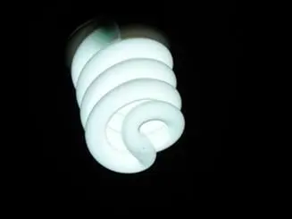 هشدار نسبت به استفاده از لامپهای کم مصرف