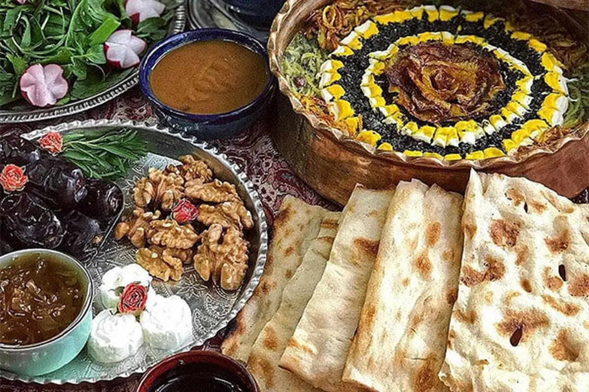 خوردن وعده «سحری» برای روزه داران لازم است
