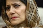 خانم بازیگر با وجود درگذشت مادرش روی صحنه رفت
