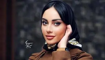 ترلان پروانه و ستاره پسیانی در میان خیل عظیم هواداران در شیراز