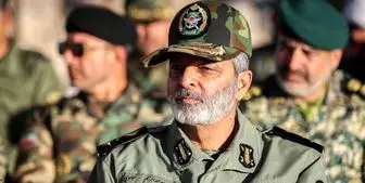 سرلشکر موسوی:  دنبال جنگ نیست اما دفاع را خوب آموخته است