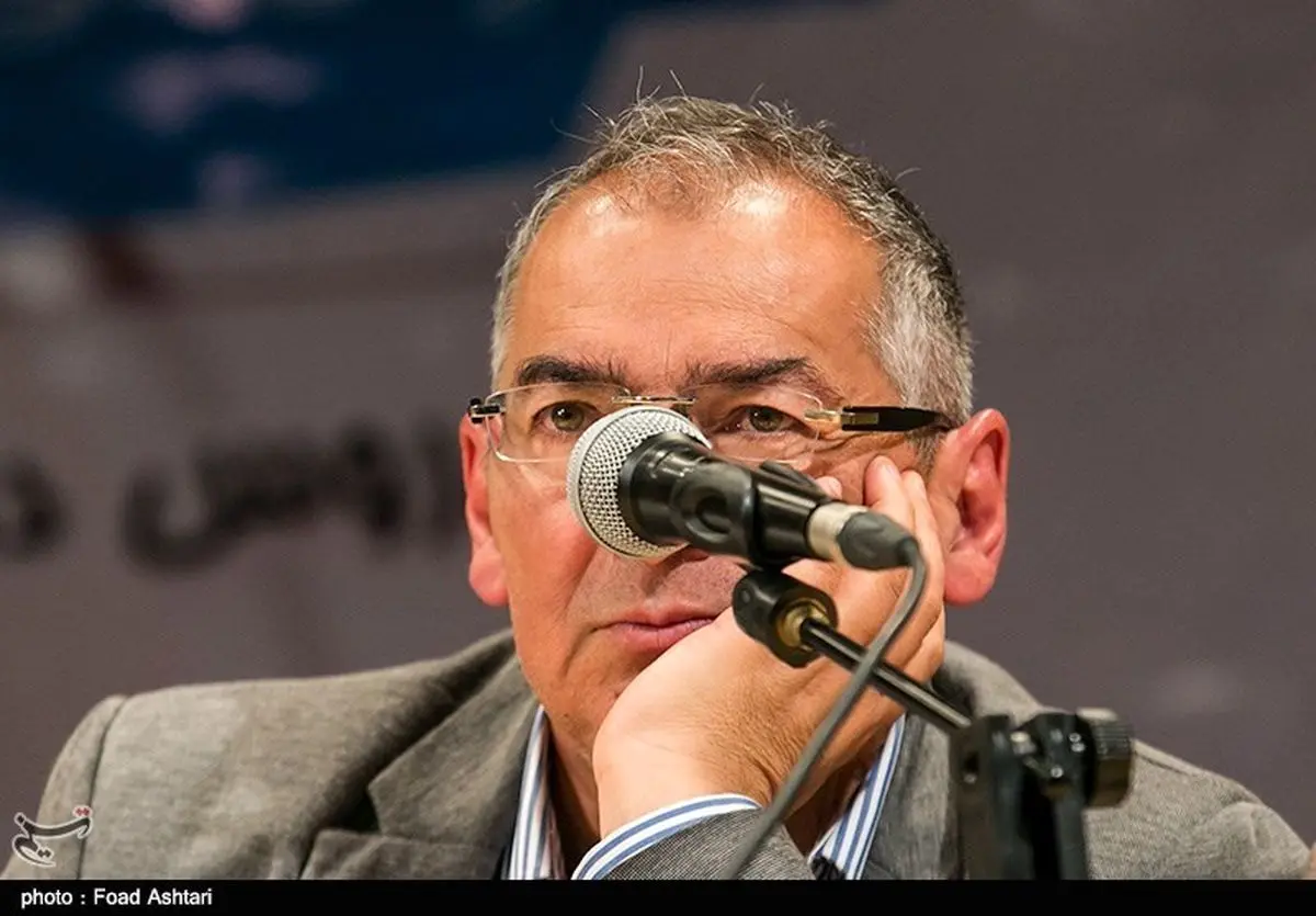 زیباکلام از اختلاف بین اصلاحطلبان درباره "حمایت از روحانی" پرده برداشت
