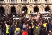 تجمع معترضان به قانون بازنشستگی فرانسه مقابل پارلمان+عکس