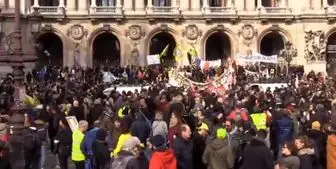 تجمع معترضان به قانون بازنشستگی فرانسه مقابل پارلمان+عکس