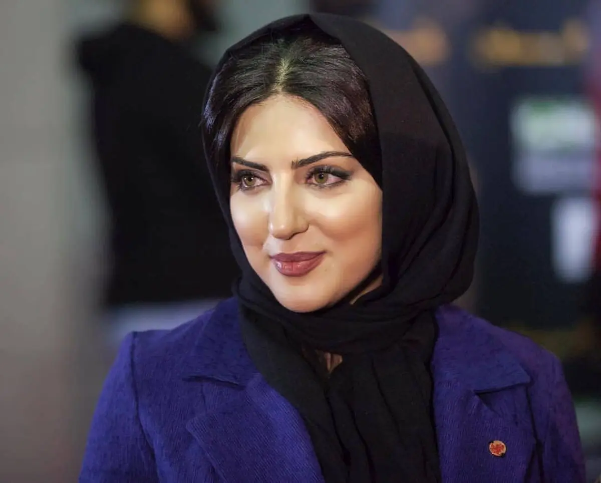 سلفی هلیا امامی در کنار دوستانش +عکس