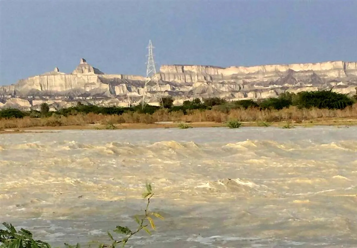 بارش سنگین باران و طغیان رودخانهها در بلوچستان
