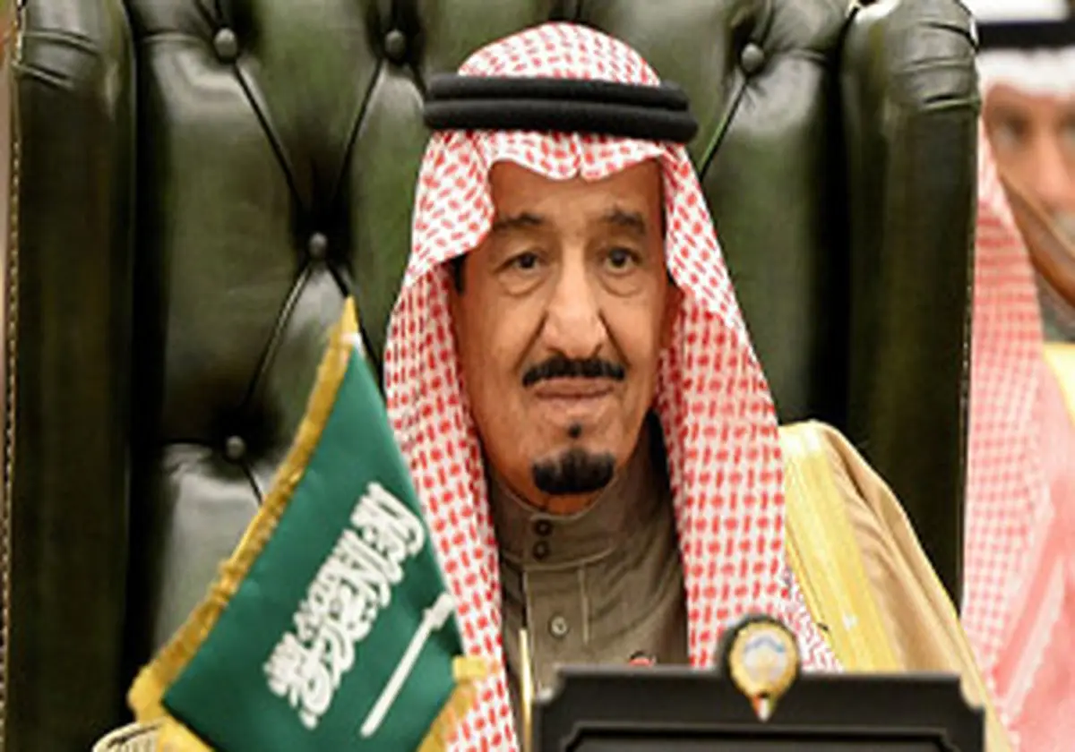 جنجال دستمال پادشاه سعودی در مصر +فیلم