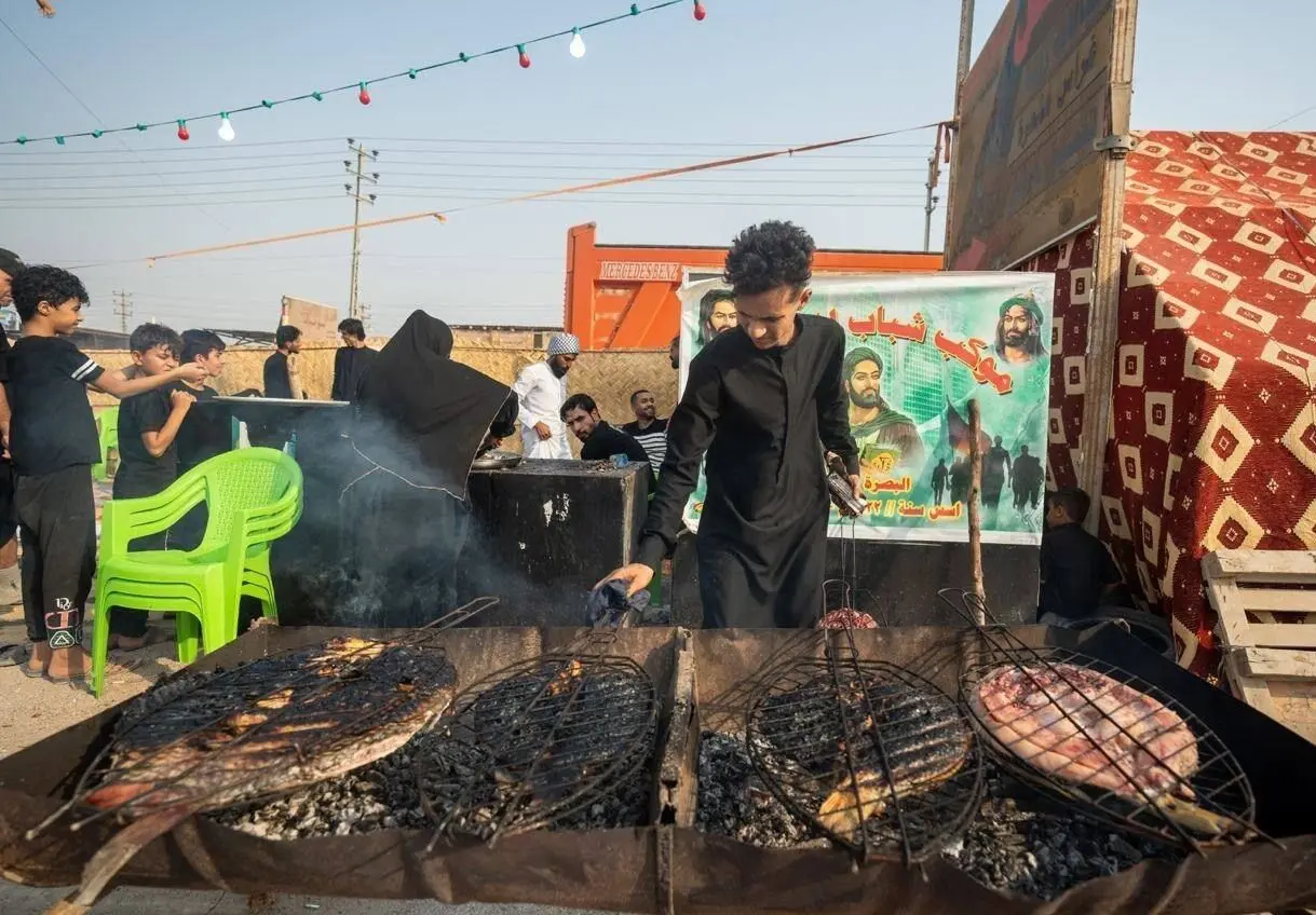 حرکت زوار اربعین از جنوب عراق به سمت کربلاء/گزارش تصویری