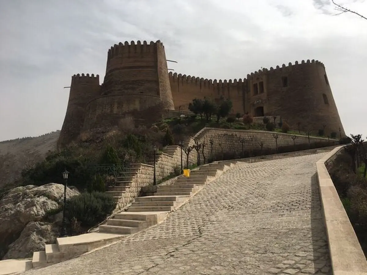 جلوی تخریب قلعه فلک الافلاک گرفته شد