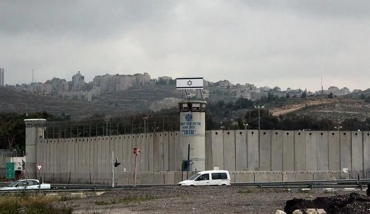 اسرائیل ۹۱۰۰ اسیر فلسطینی را گرسنه نگه‌داشته‌ است