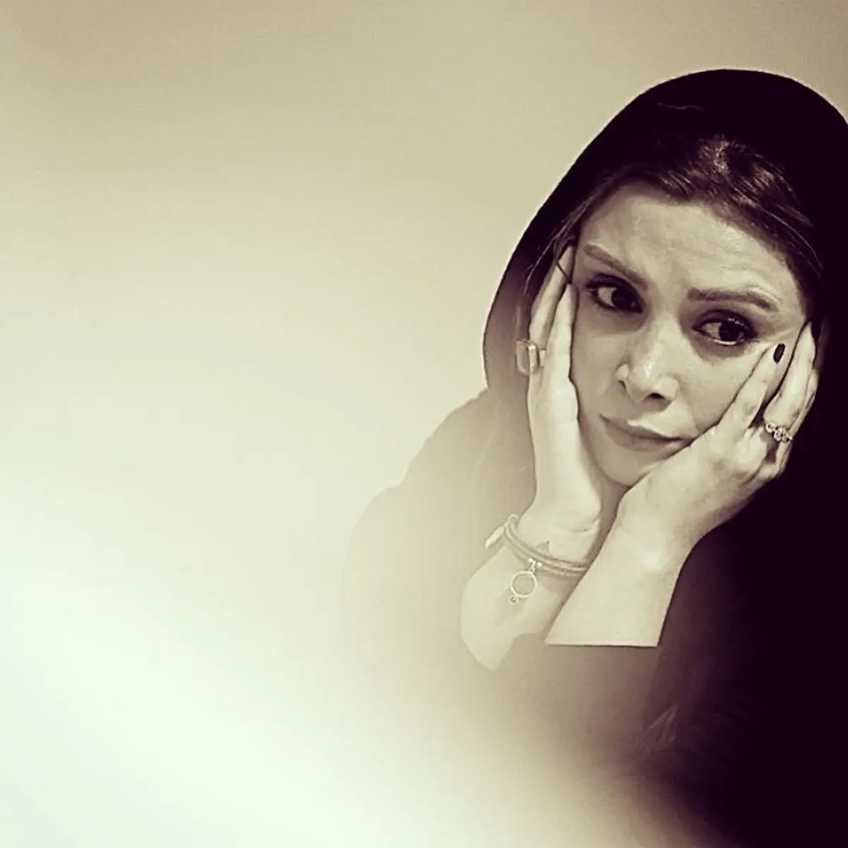 چهره آرام و خندانِ «فرناز رهنما»/ عکس