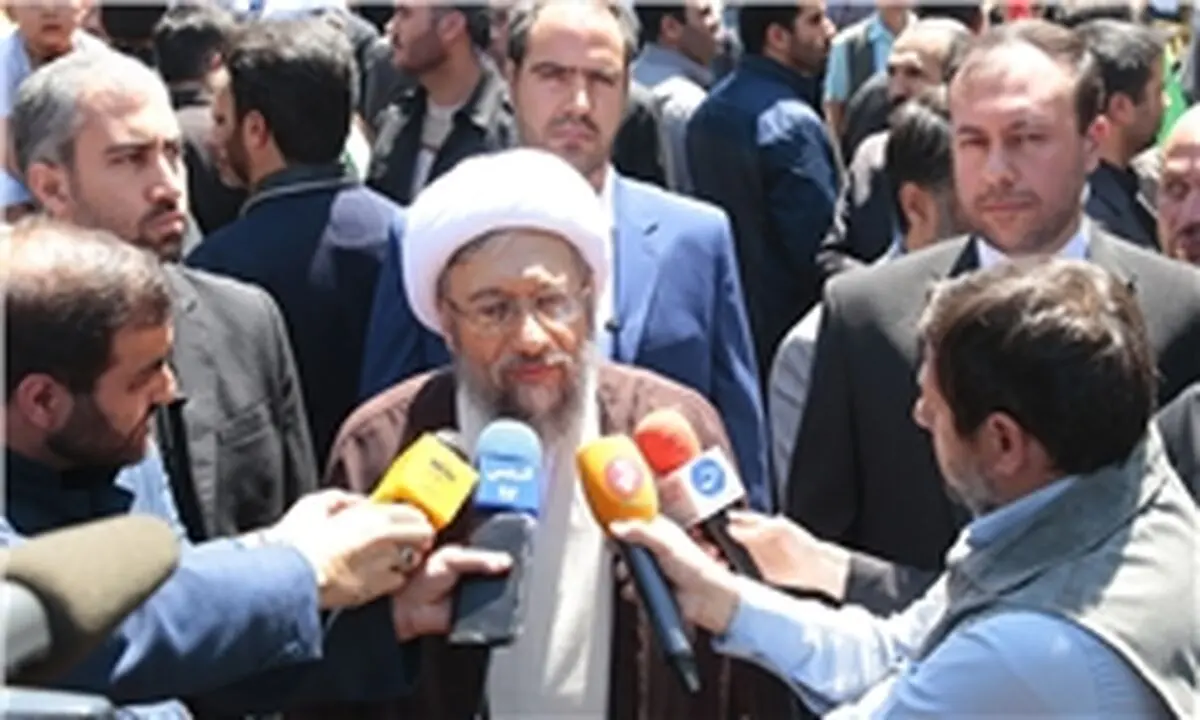 آمریکایی ها، عزت و قدرت ما را نشانه گرفته اند 