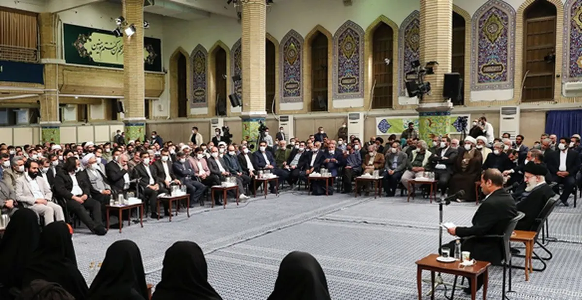 رهبر انقلاب امروز با شاعران افطار میکنند