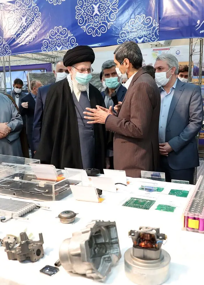 رهبر انقلاب صبح امروز از نمایشگاه توانمندی‌های صنعتی بازدید کردند/گزارش تصویری