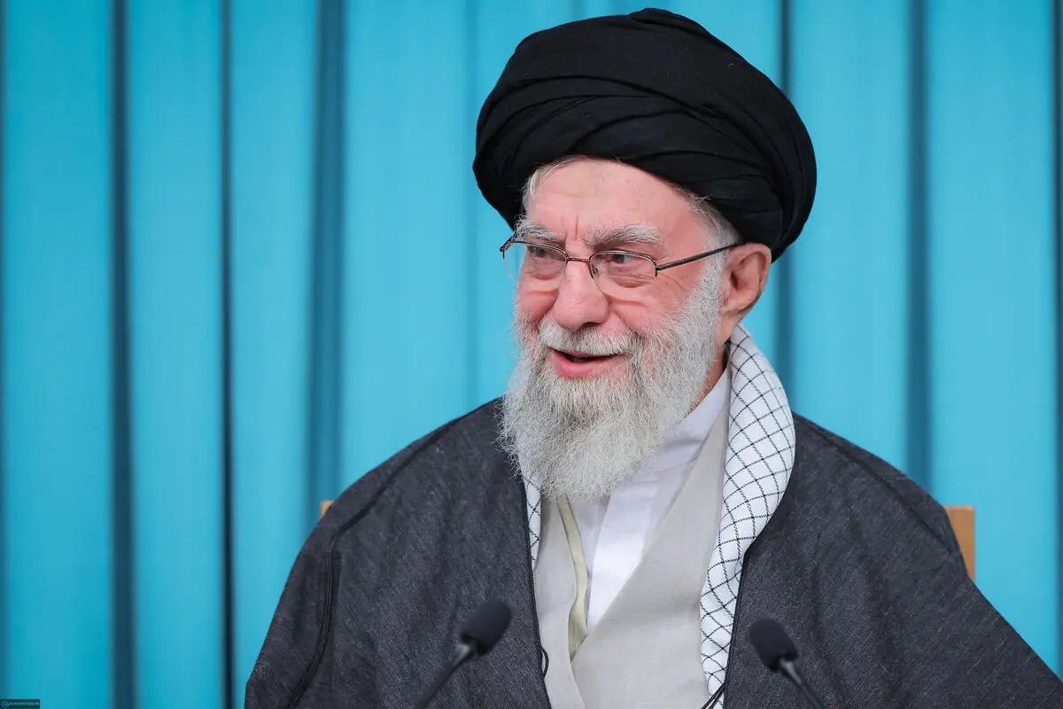 پیگیری وضعیت سلامت رضا امیرخانی از سوی رهبر انقلاب