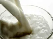 ارزان‌ترین شیر پاستوریزه یا گران‌ترین شیر فله‌ای؛ کدام بهتر است؟