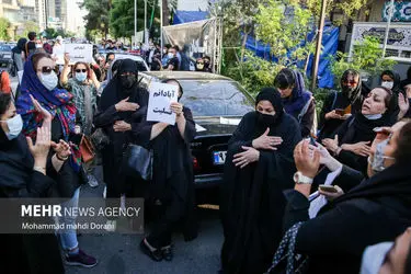 حضور چهره‌ها در مراسم یادبود جان‌باختگان متروپل/گزارش تصویری