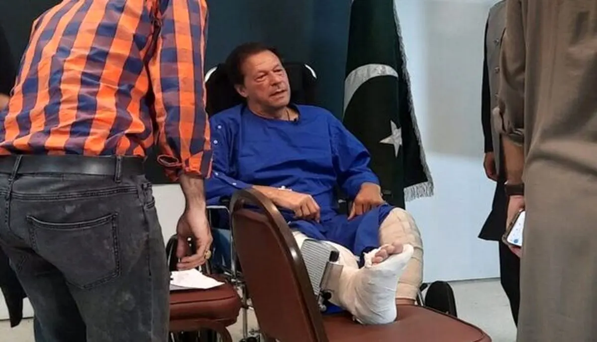 عمران خان به صحنه سیاسی بازمی گردد