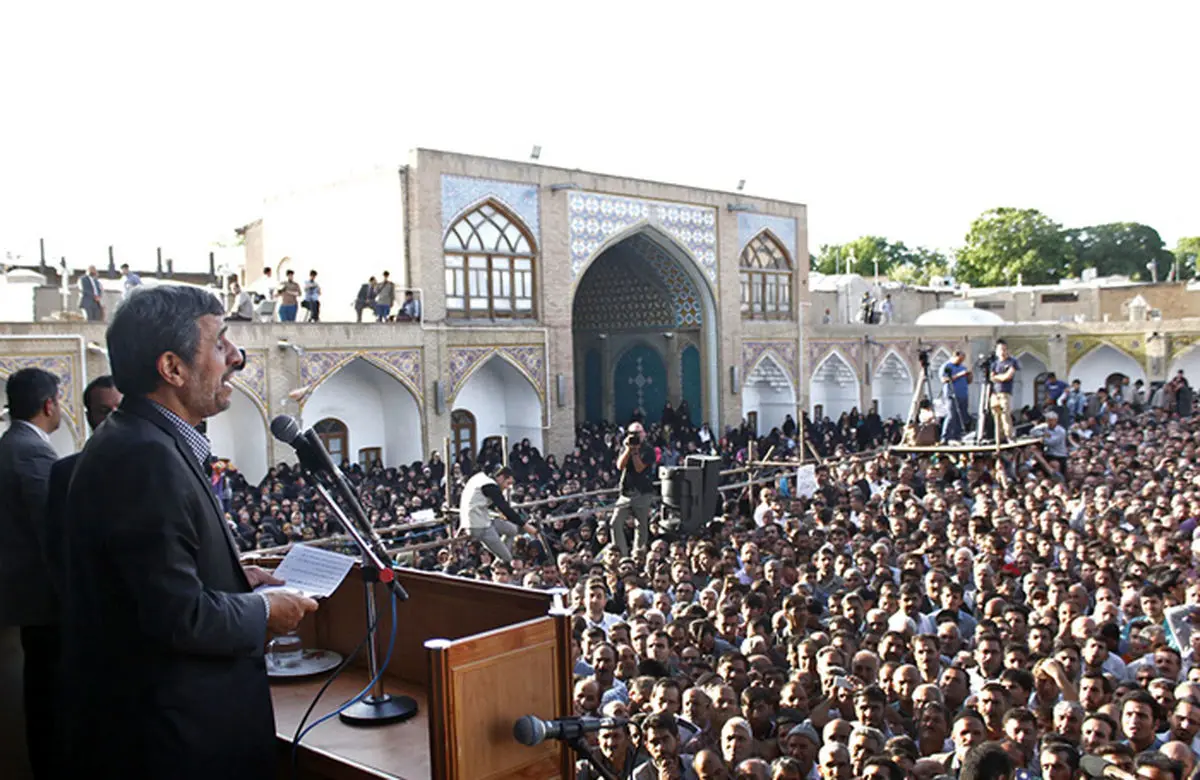 کنایه زنجانی ها به روحانی در حضور احمدی نژاد+فیلم