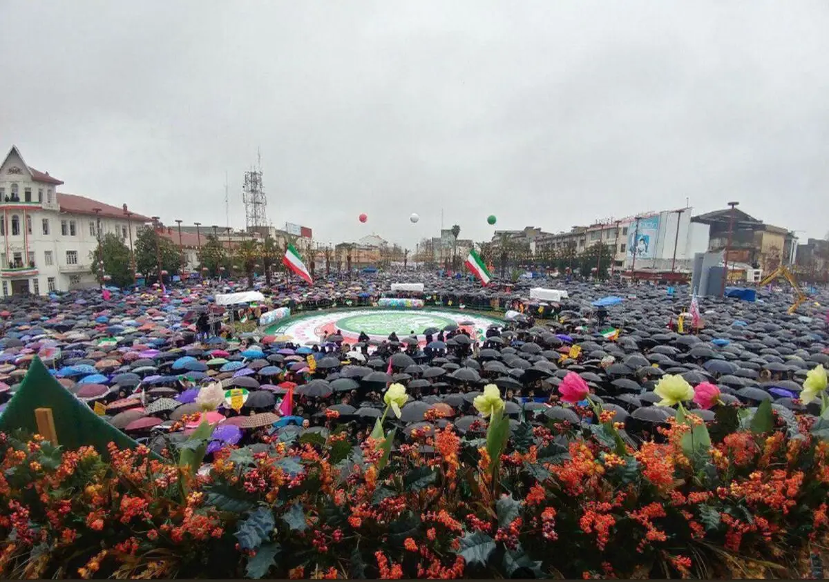 بلومبرگ: انقلاب ایران، قیام علیه یک تکنوکراسی غرب‌زده و غیردموکراتیک بود