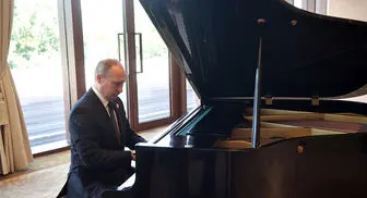 پیانو نواختن پوتین در پکن+ فیلم 