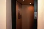سقوط مرد ۵۰ ساله به چاهک آسانسور