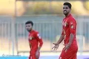 مهاجم سابق استقلال به خاطر علی کریمی سفید امضا کرد