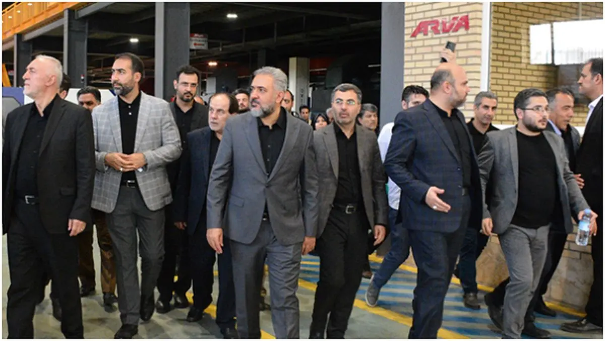 بازدید استاندار تهران و جمعی از مدیران ارشد استان از کارخانه تولید ابزار آروا